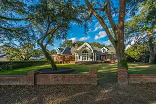 235 Country Club Ln, Charleston, SC 29412 - Photo 2