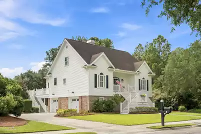 558 Island Walk E, Mount Pleasant, SC 29464 - Photo 2