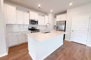1127 Glorious Wy, Summerville, SC 29485 - Photo 2