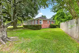 1884 St Julian Dr, Charleston, SC 29407 - Photo 4