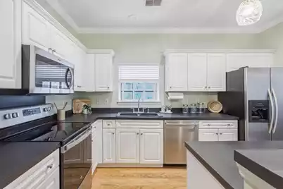 2324 Kennison Lane, Mount Pleasant, SC 29466 - Photo 12