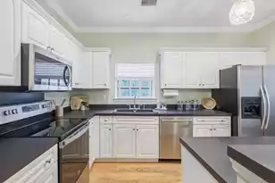 2324 Kennison Ln, Mount Pleasant, SC 29466 - Photo 12