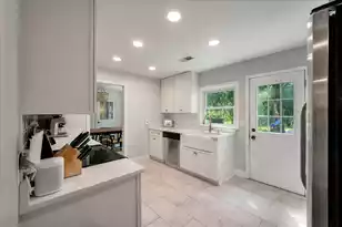 1325 St Clair Dr, Charleston, SC 29407 - Photo 10