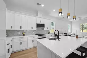 1914 Clifton St, North Charleston, SC 29406 - Photo 10