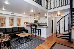 377 King St #203, Charleston, SC 29401 - Photo 2