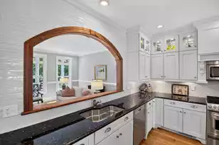 109 Shipwright St, Charleston, SC 29492 - Photo 12