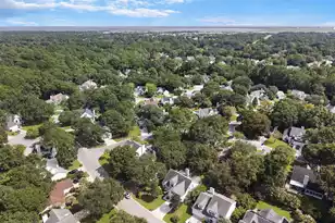 2085 Country Manor Dr, Mount Pleasant, SC 29466 - Photo 4