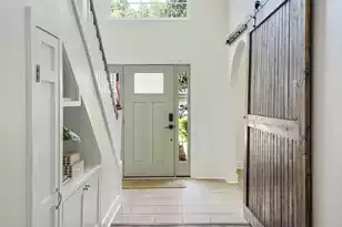 2085 Country Manor Dr, Mount Pleasant, SC 29466 - Photo 10
