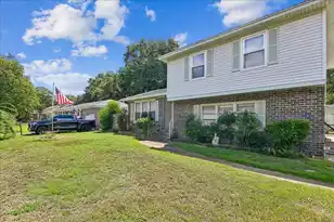 1263 Honeysuckle Ln, Charleston, SC 29412 - Photo 4