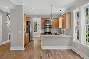 7060 Schooner St, Charleston, SC 29492 - Photo 12