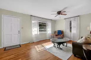 822 Rogers Ln, Mount Pleasant, SC 29464 - Photo 6