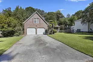 185 Thames Ave, Summerville, SC 29485 - Photo 1