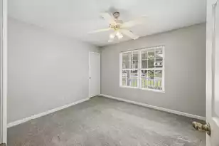185 Thames Ave, Summerville, SC 29485 - Photo 10