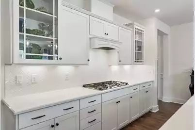 1534 Lakeshore Drive N, Mount Pleasant, SC 29466 - Photo 16