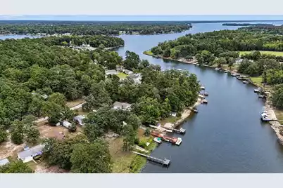 2003 Clubhouse Road, Summerton, SC 29148 - Photo 2