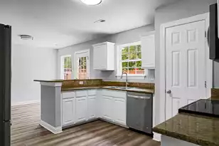 300 Greens Ct, Goose Creek, SC 29445 - Photo 6