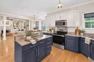 200 Oak Point Landing Dr, Mount Pleasant, SC 29464 - Photo 8