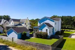 2973 Bluff Ln, Mount Pleasant, SC 29466 - Photo 2