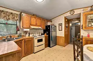 1078 Doyle St, Manning, SC 29102 - Photo 10