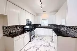 4933 Lake Palmetto Ln, North Charleston, SC 29418 - Photo 2