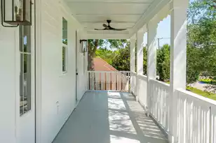 914 Lakeview Dr, Mount Pleasant, SC 29464 - Photo 50