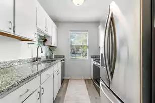 8 Town Park Ln, Charleston, SC 29412 - Photo 12