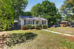 736 McCants Dr, Mount Pleasant, SC 29464 - Photo 1