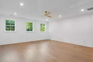 335 4th Ave, Mount Pleasant, SC 29464 - Photo 32