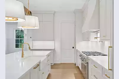 335 4th Avenue, Mount Pleasant, SC 29464 - Photo 16
