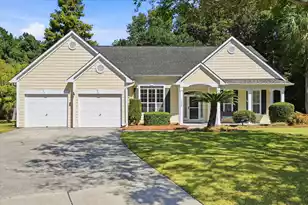 1396 Lakecrest Ct, Mount Pleasant, SC 29466 - Photo 2