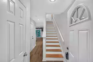 2862 Mackenzie Ct, Mount Pleasant, SC 29466 - Photo 4