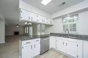 1409 Topaz Dr, Mount Pleasant, SC 29466 - Photo 4
