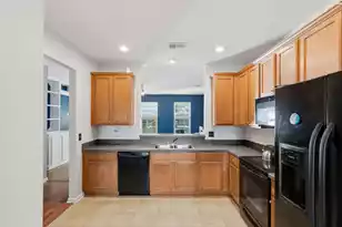 905 Hemingway Cir, Summerville, SC 29483 - Photo 6
