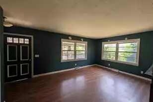 331 Reaves Ave E, Dillon, SC 29536 - Photo 4
