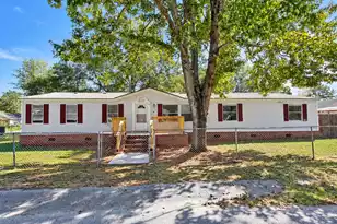 401 Dubois St, Bonneau, SC 29431 - Photo 2