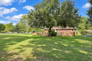 419 Forest Cir, Summerville, SC 29483 - Photo 4