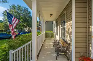 129 Historic Dr, Mount Pleasant, SC 29464 - Photo 4