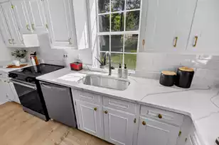 389 Maggie Rd, Mount Pleasant, SC 29464 - Photo 12