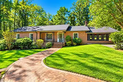208 Carolina Avenue E, Summerville, SC 29483 - Photo 1