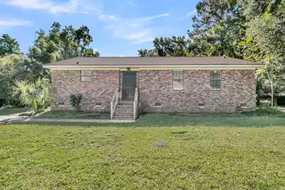 1523 Wakendaw Road, Mount Pleasant, SC 29464 - Photo 1