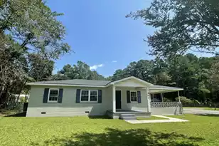 902 Poplar St, Walterboro, SC 29488 - Photo 1