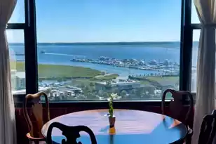 14 Lockwood Dr, Charleston, SC 29401 - Photo 1