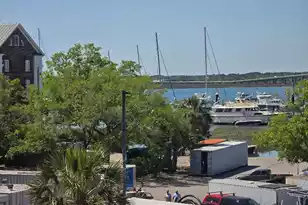 14 Lockwood Dr, Charleston, SC 29401 - Photo 1