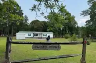 1035 Crawford Dr, Manning, SC 29102 - Photo 1