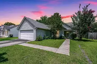 207 Apache Dr, Summerville, SC 29483 - Photo 1