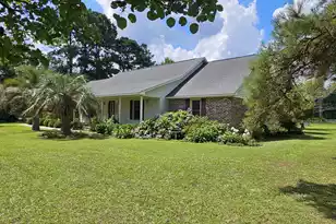 1141 Doral Dr, Manning, SC 29102 - Photo 1