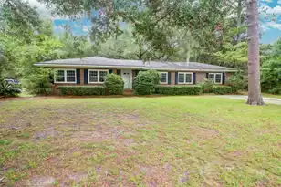 1006 Lakeview Dr, Mount Pleasant, SC 29464 - Photo 1