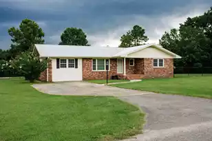 415 Pine Street W, Andrews, SC 29510 - Photo 1