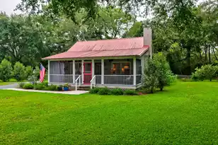 131 Baker St, McClellanville, SC 29458 - Photo 1