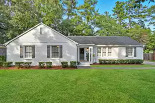 305 Runnymede Ln, Summerville, SC 29485 - Photo 1
